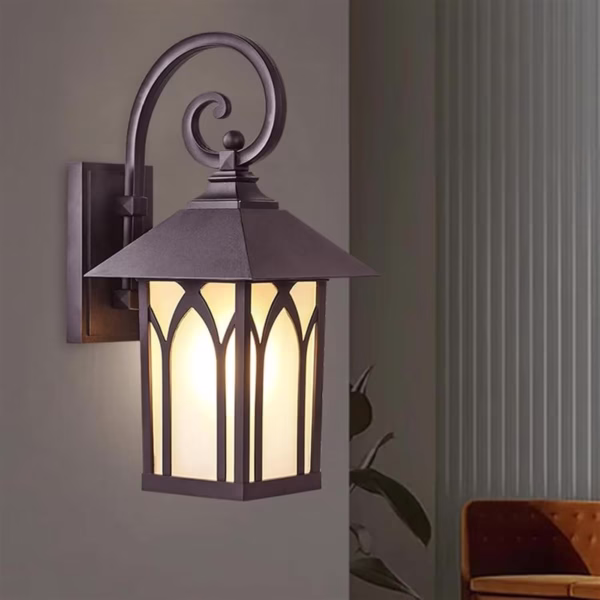 Vintage Outdoor Wall Lantern 108W/190 – Weatherproof Classic Sconce for Garden & Patio Lighting - Image 2
