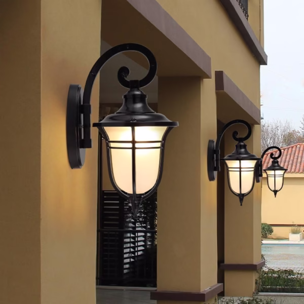 Vintage Outdoor Wall Lantern 106WL – Weatherproof Classic Sconce for Garden & Patio Lighting - Image 3