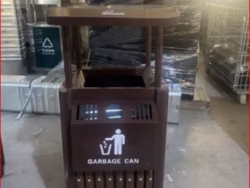 Outdoor Plastic Wood Trash Bin with Lid - 40L - Galvanized Steel Frame - 45×42×95 cm | Ideal for Public Spaces