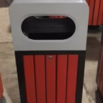 Outdoor Plastic Wood Trash Bin - 35L - Galvanized Steel Frame - 40×32×90 cm | Ideal for Parks & Public Spaces